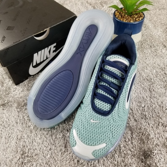 Nike Air Max 720 Sneakers - Picture 6 of 6